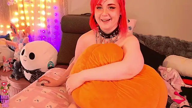 Angel-Lewd-Cake webcam