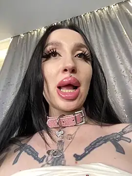 Webcam Model (Molly__Moon)  is live.Free join now!