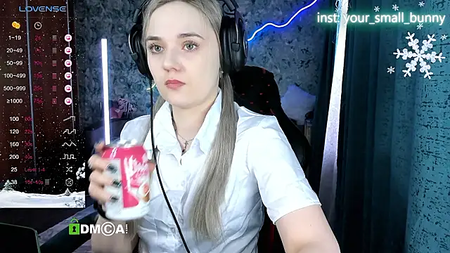 Your_small_bunny webcam