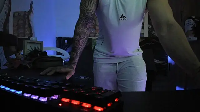 Dominatofstupid webcam