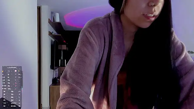 Saraa_Desiree webcam