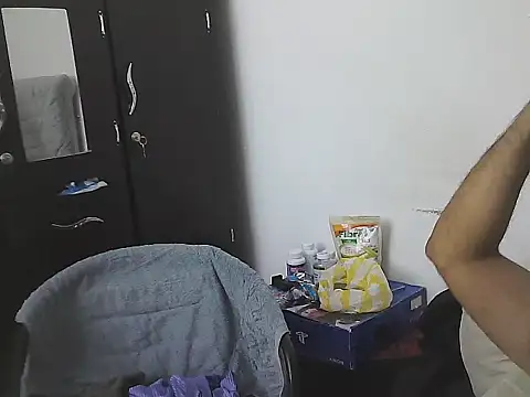 AlphaLatinoBear webcam