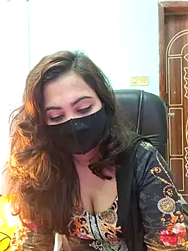 Webcam Model (Bristy-)  is live.Free join now!