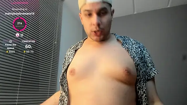 Latin_boy_surprisee webcam