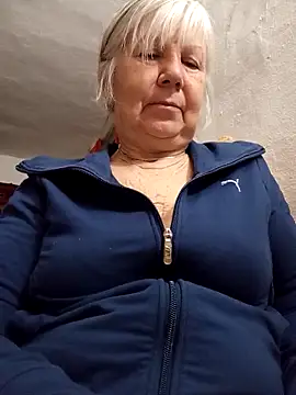 KlaudiaDarling webcam