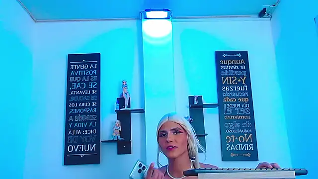 CHLOE_THUNDERS webcam