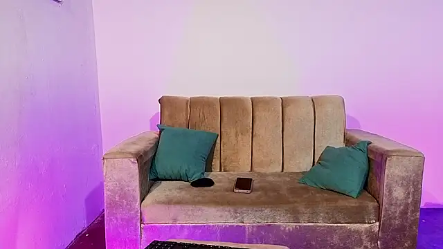 ginebra_n_yan - Ginebra_n_yan's free webcam - UK Sex Cams