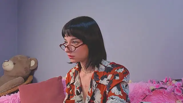 Scarle_Whisper webcam