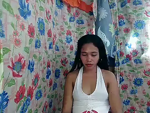 PinaySkinnyGirl webcam