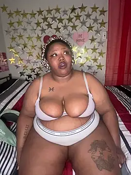 Chocolatebunnyxx96 webcam