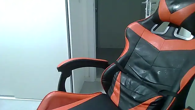 JUNINHOLEKEJR webcam