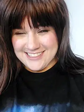 Webcam Model (ItsNaiixa)  is live.Free join now!