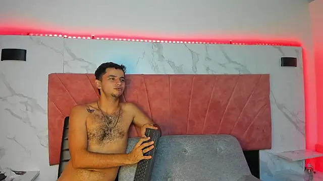 HellAndDante_ webcam