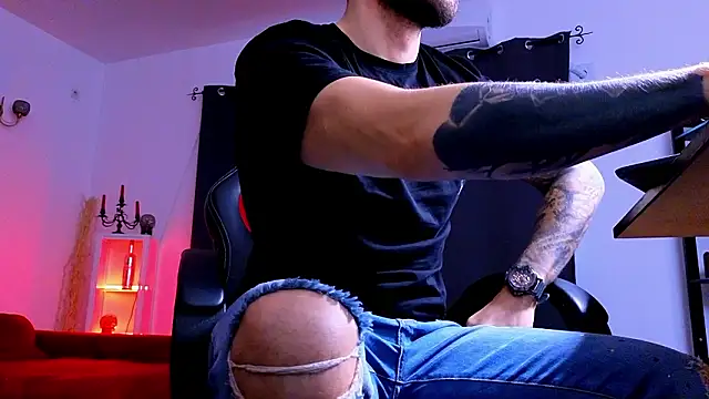 MightyAaron66 webcam