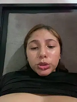 Webcam Model (Emily_milk_1)  is live.Free join now!