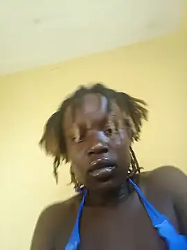 Juicylittle_slute webcam