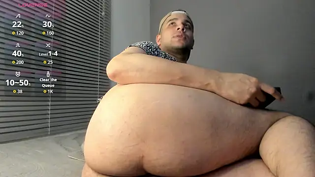 Latin_boy_surprisee webcam