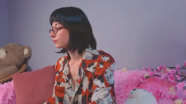 scarle_whisper - Scarle_Whisper's free webcam