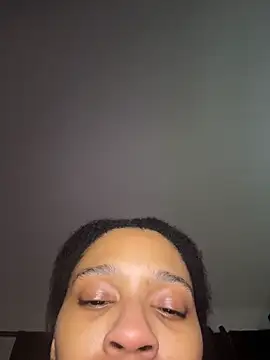 YeahhhitsBreezy webcam