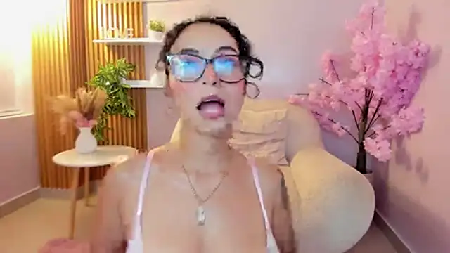 sarah_sluty webcam
