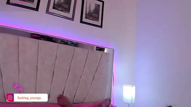 FuckingYoungs webcam