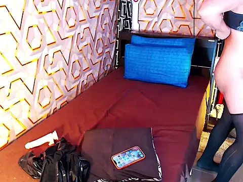 Holly_QueenFuckerX webcam