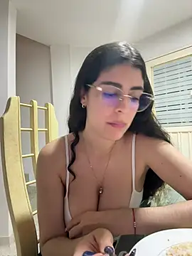 Webcam Model (_Niah_)  is live.Free join now!