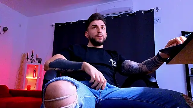 MightyAaron66 webcam