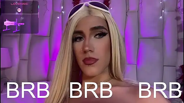 regiina_doll - Regiina_Doll's free webcam