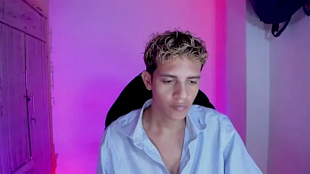 tylernova - Tylernova's free webcam - UK Sex Cams