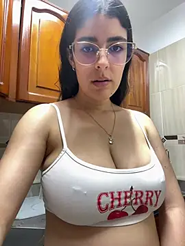 _niah_ (F young) - LICK AND SUCK NIPPLES 🍒