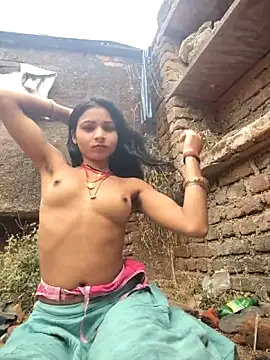 Webcam Model (R_Roshni)  is live.Free join now!