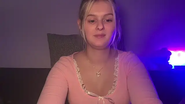 Allylove03 webcam