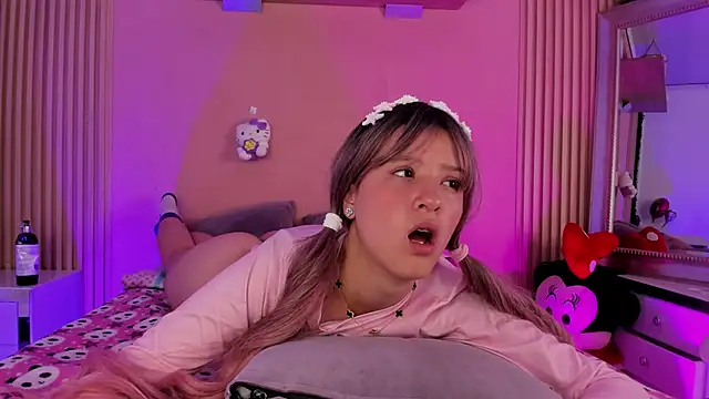 sofi_cutiee - Sofi_cutiee's free webcam