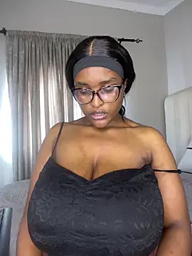 Webcam Model (Bustygoddess32)  is live.Free join now!