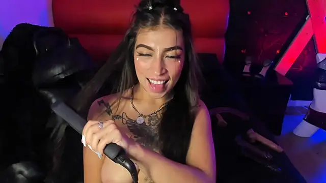 TeennNaugthy18 webcam