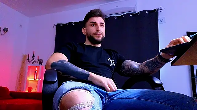 MightyAaron66 webcam