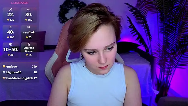 Ellie_Heavenly webcam