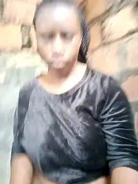 Black_juicy24 webcam