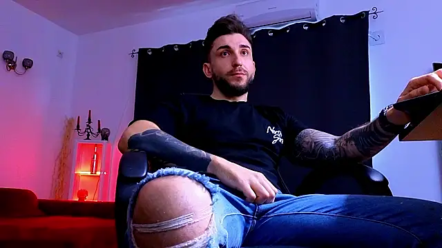 MightyAaron66 webcam