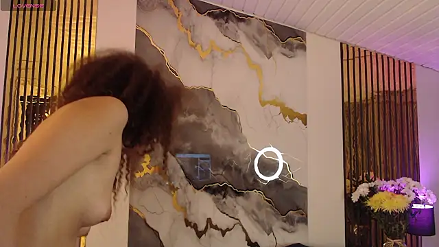 MiticaBrennet_ webcam