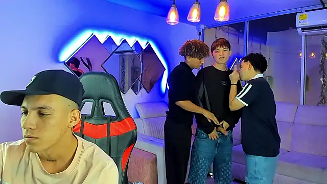 houseofwarrios - Houseofwarrios's free webcam - UK Sex Cams