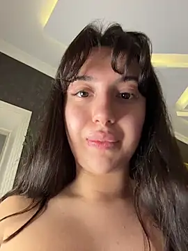 noravelour (F young) - 2 fingers in pussy