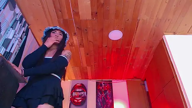 sara_buck - Sara_Buck's free webcam