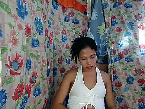 PinaySkinnyGirl webcam