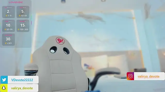 valirya_devote webcam