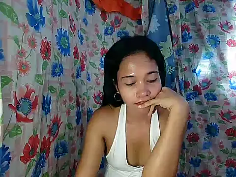 PinaySkinnyGirl webcam