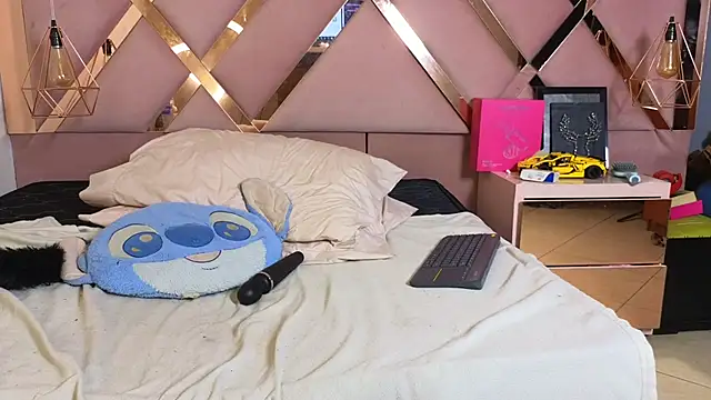 sophia_moo_ - Sophia_moo_'s free webcam - UK Sex Cams