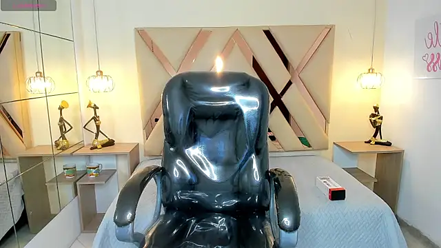 scarletcherry18 webcam