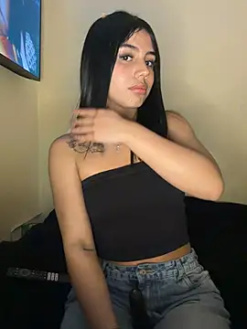 laura-khalifa (F teen) - Juego con mis tetas